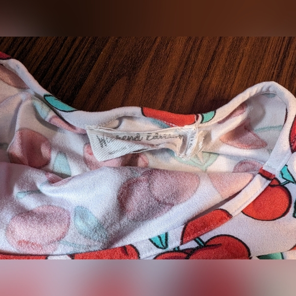 Cherry print weekend edition crop top - Picture 2 of 2